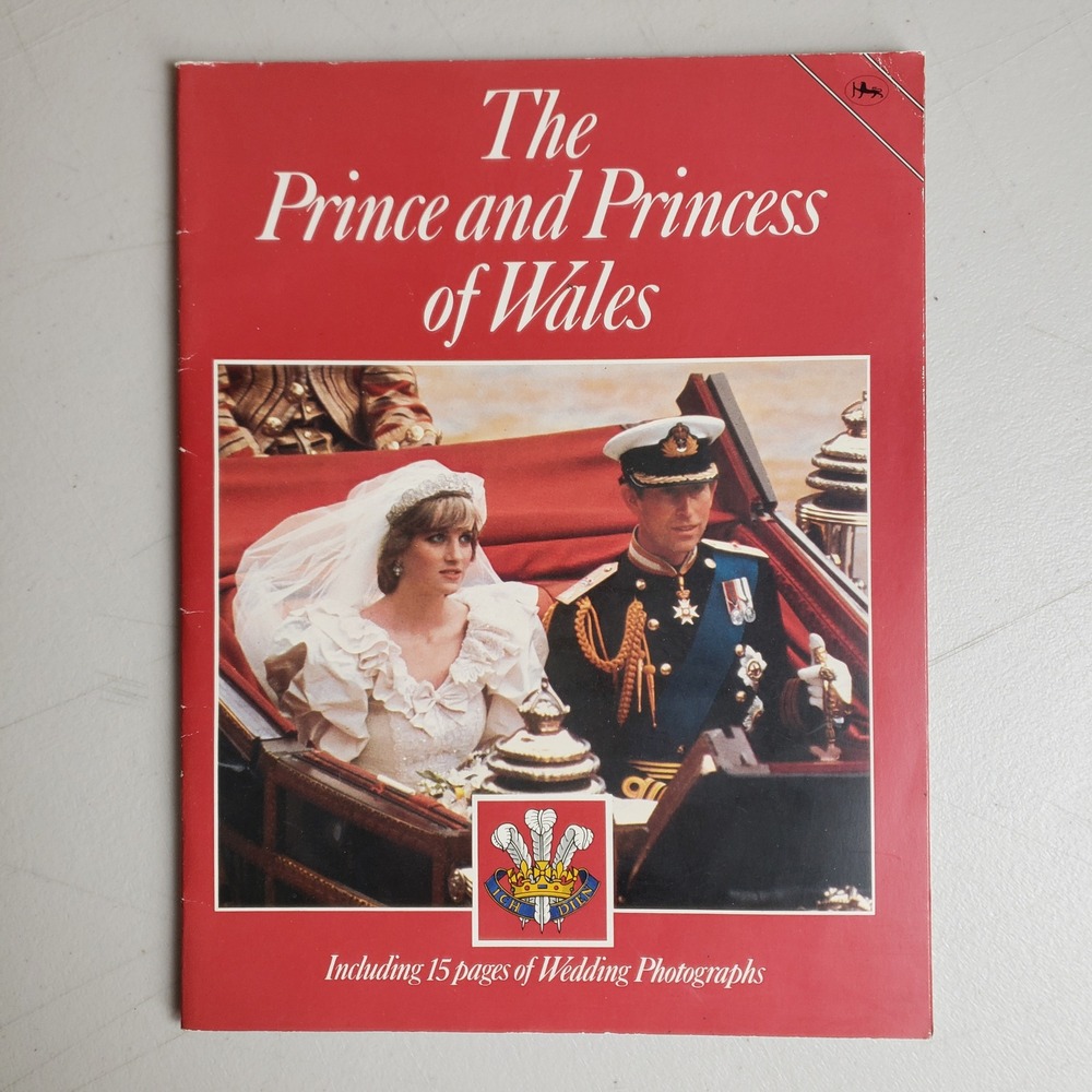 1981 Prince Charles and Princess Diana Royal Wedding Souvenir Book Collector